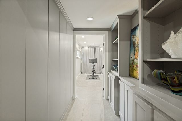 6566 Ridgeview Circle, Dallas, TX 75240