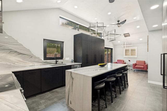 6566 Ridgeview Circle, Dallas, TX 75240