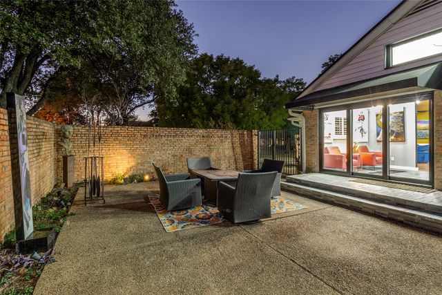 6566 Ridgeview Circle, Dallas, TX 75240