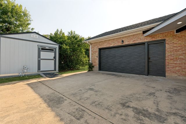 6566 Ridgeview Circle, Dallas, TX 75240