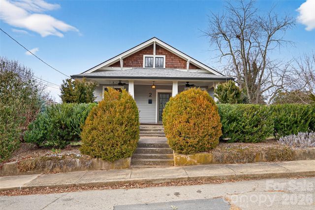 2 Hunt Hill Place, Asheville, NC 28801