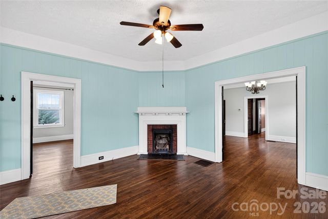 2 Hunt Hill Place, Asheville, NC 28801