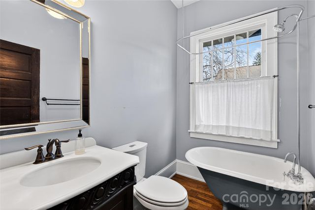 2 Hunt Hill Place, Asheville, NC 28801