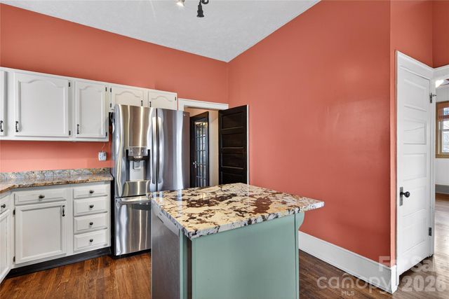 2 Hunt Hill Place, Asheville, NC 28801