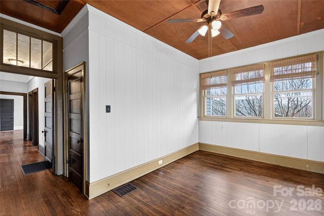 2 Hunt Hill Place, Asheville, NC 28801