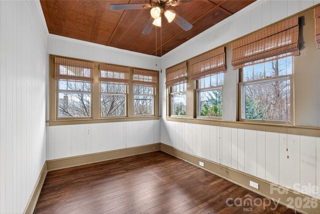 2 Hunt Hill Place, Asheville, NC 28801