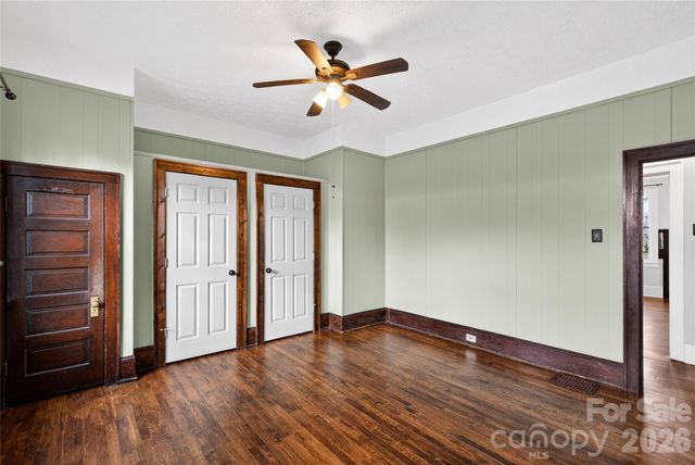 2 Hunt Hill Place, Asheville, NC 28801