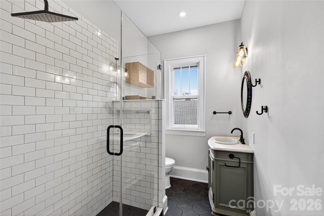 2 Hunt Hill Place, Asheville, NC 28801