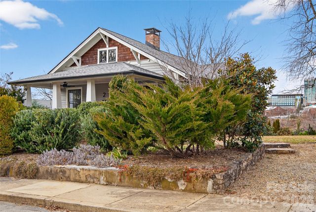 2 Hunt Hill Place, Asheville, NC 28801