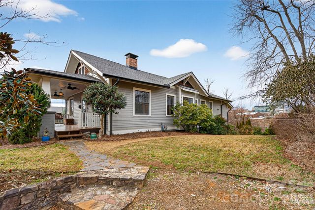 2 Hunt Hill Place, Asheville, NC 28801
