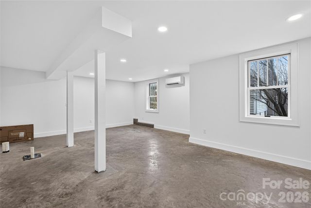 2 Hunt Hill Place, Asheville, NC 28801