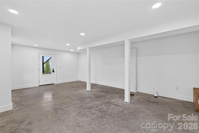 2 Hunt Hill Place, Asheville, NC 28801