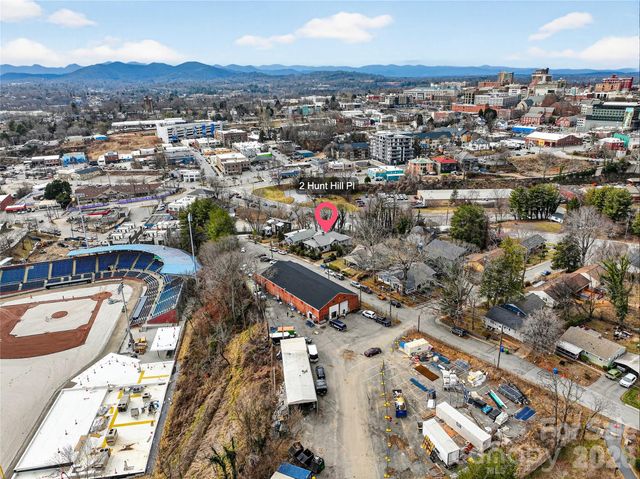 2 Hunt Hill Place, Asheville, NC 28801