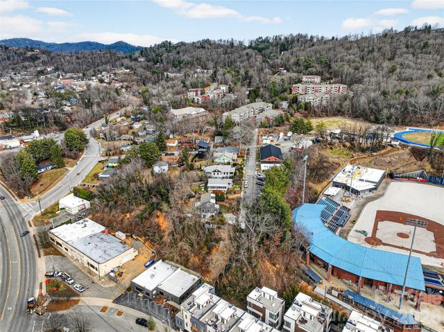 2 Hunt Hill Place, Asheville, NC 28801