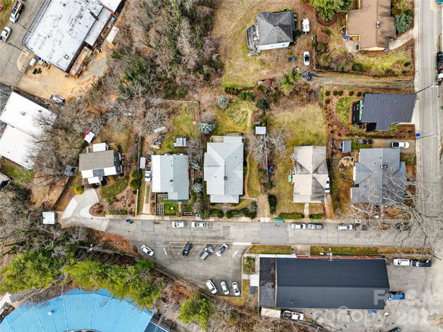 2 Hunt Hill Place, Asheville, NC 28801