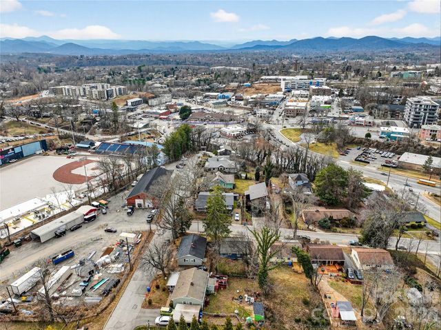 2 Hunt Hill Place, Asheville, NC 28801