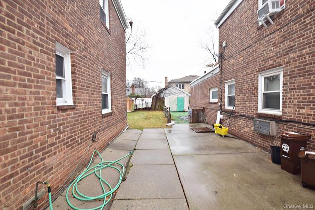 7516 197th Street, Fresh Meadows, NY 11366