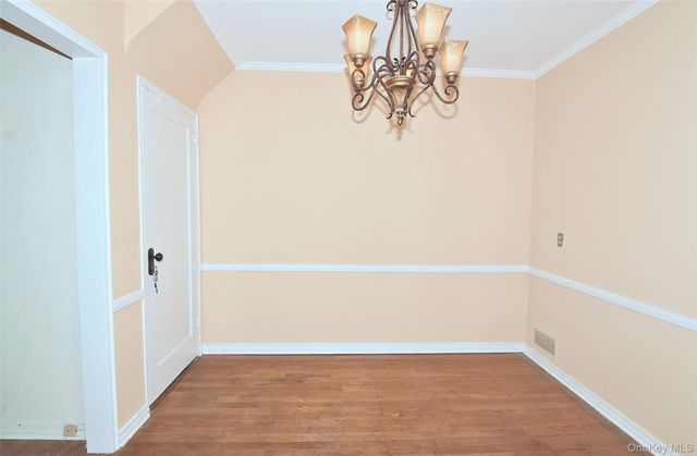 7516 197th Street, Fresh Meadows, NY 11366