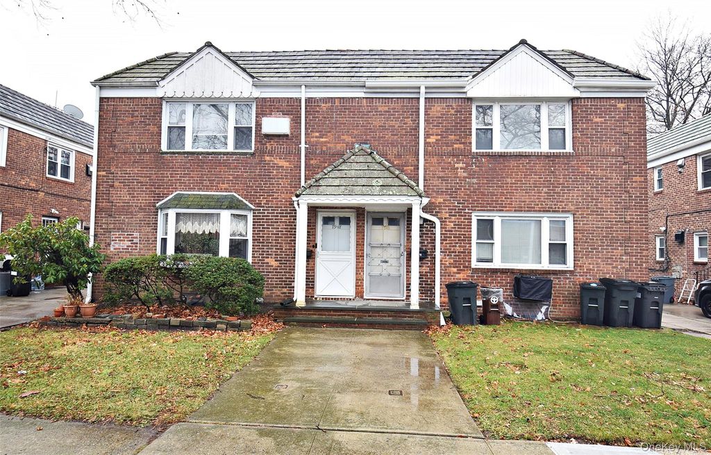 7516 197th Street, Fresh Meadows, NY 11366