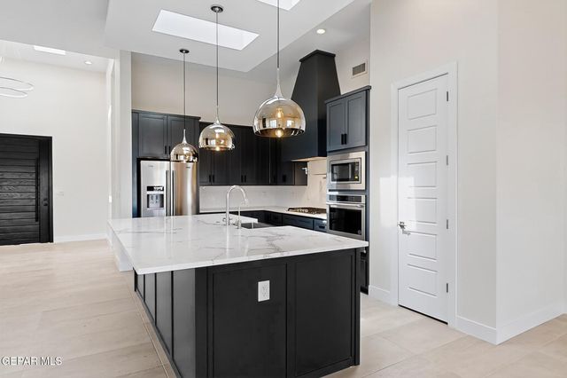 317 RIO DE JAZMIN Circle, El Paso, TX 79932