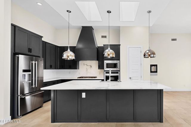 317 RIO DE JAZMIN Circle, El Paso, TX 79932