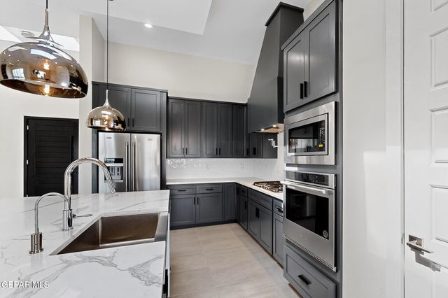 317 RIO DE JAZMIN Circle, El Paso, TX 79932