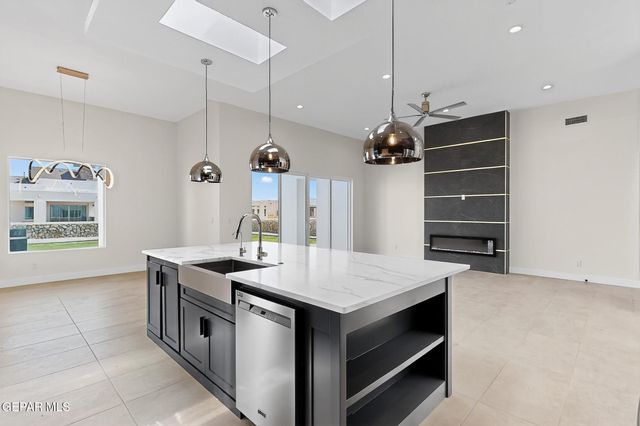 317 RIO DE JAZMIN Circle, El Paso, TX 79932