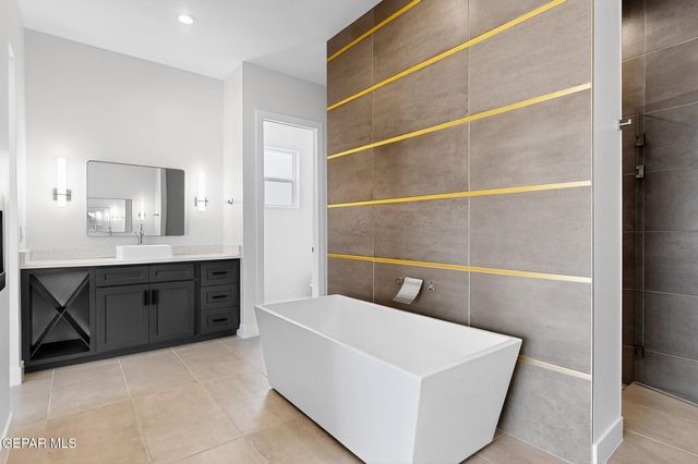 317 RIO DE JAZMIN Circle, El Paso, TX 79932