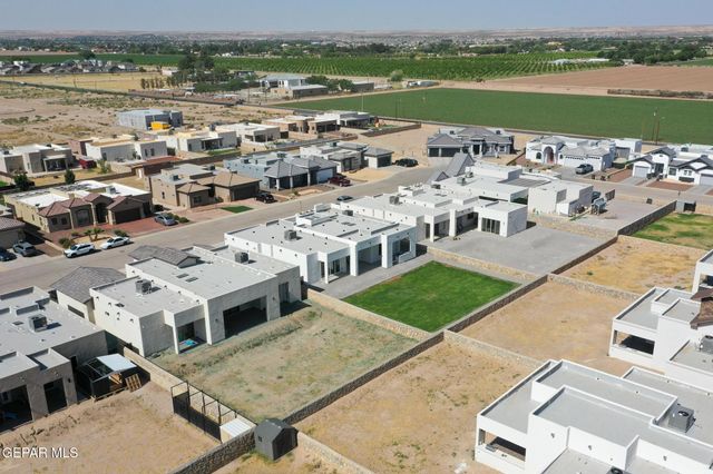 317 RIO DE JAZMIN Circle, El Paso, TX 79932