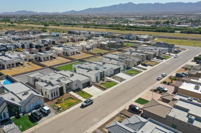 317 RIO DE JAZMIN Circle, El Paso, TX 79932