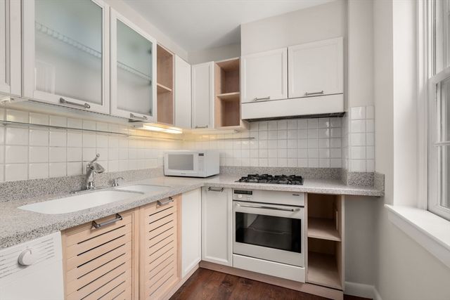 7 Primus Ave 7-11, Boston, MA 02114