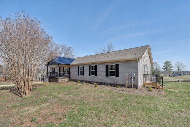 200 Surber DR, Moneta, VA 24121