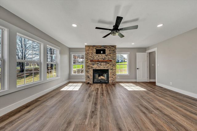 200 Surber DR, Moneta, VA 24121