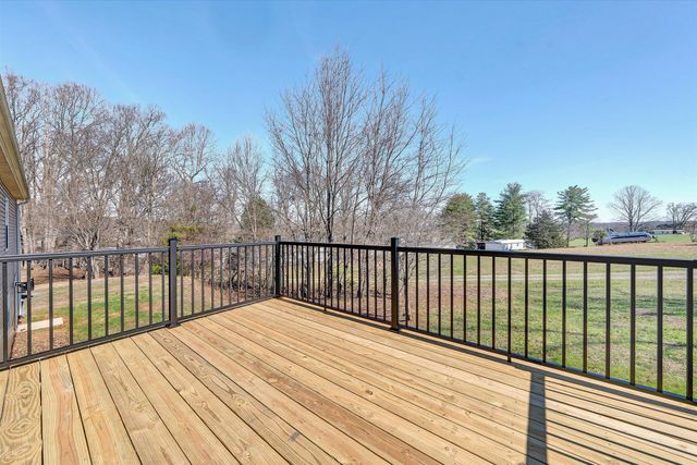 200 Surber DR, Moneta, VA 24121