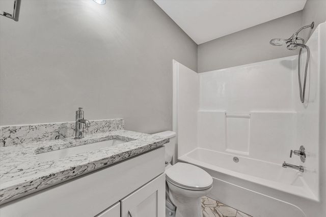 200 Surber DR, Moneta, VA 24121