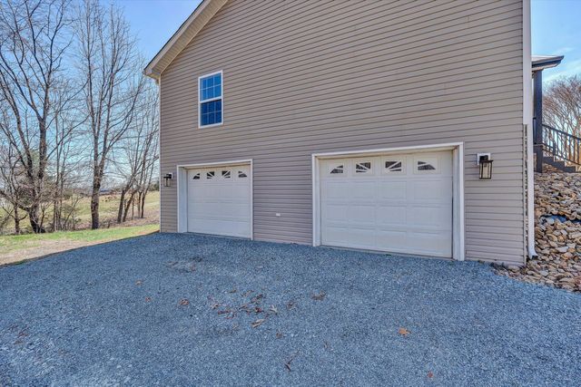 200 Surber DR, Moneta, VA 24121