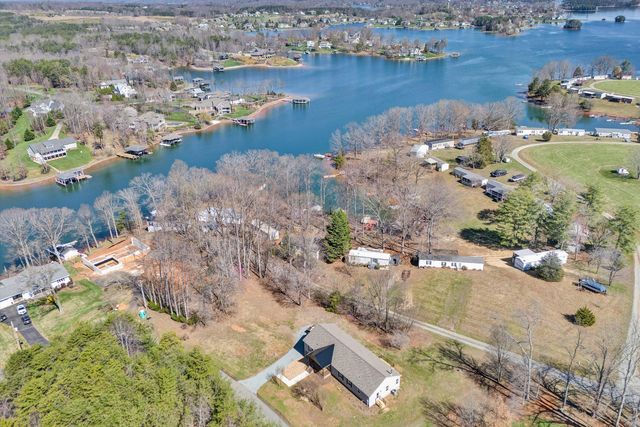 200 Surber DR, Moneta, VA 24121