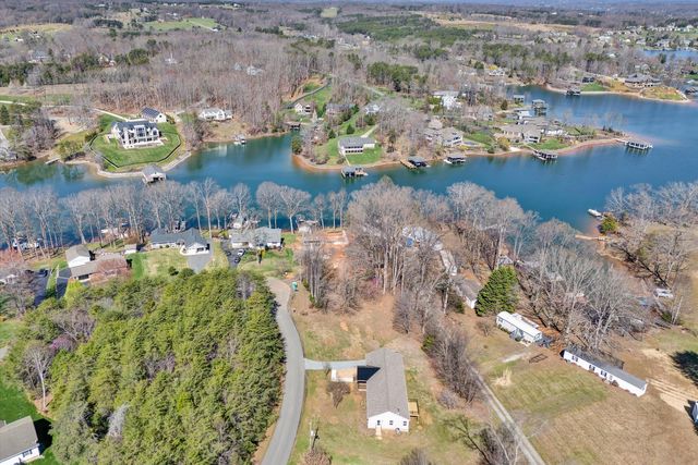 200 Surber DR, Moneta, VA 24121