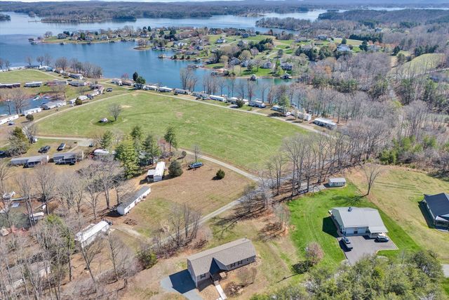 200 Surber DR, Moneta, VA 24121