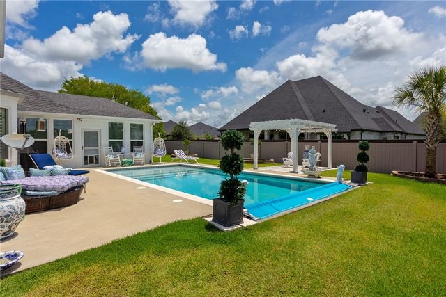 5108 Miramont Circle, Bryan, TX 77802