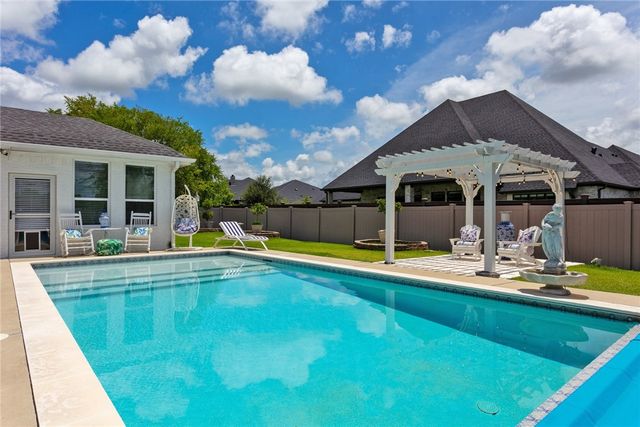 5108 Miramont Circle, Bryan, TX 77802
