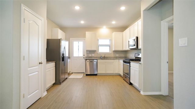 25463 Northpark Lake Drive, Porter, TX 77365