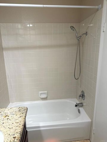 11820 Camanito Ronaldo 220, San Diego, CA 92128
