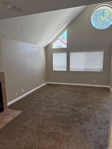 11820 Camanito Ronaldo 220, San Diego, CA 92128