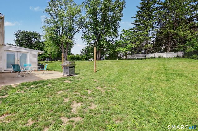 13 Fox Hollow Road, New Fairfield, CT 06812