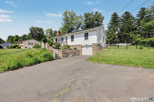 13 Fox Hollow Road, New Fairfield, CT 06812