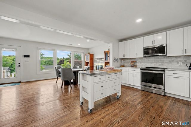 13 Fox Hollow Road, New Fairfield, CT 06812