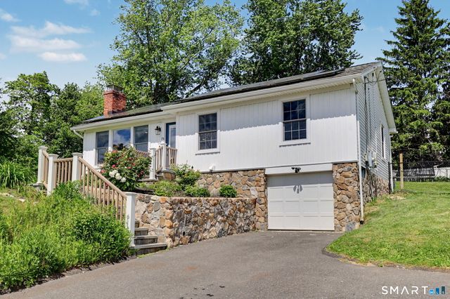 13 Fox Hollow Road, New Fairfield, CT 06812
