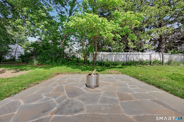 13 Fox Hollow Road, New Fairfield, CT 06812