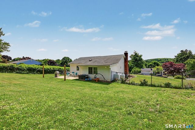 13 Fox Hollow Road, New Fairfield, CT 06812